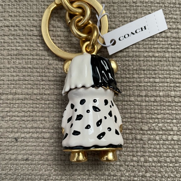 Disney X Coach Cruella Bear Bag Charm new - Picture 6 of 14
